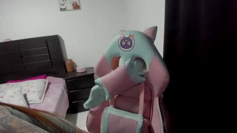 Nami online show from December 2025 02:06:02 AM