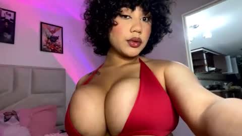 NamiThompson online show from September 2025 12:23:02 AM