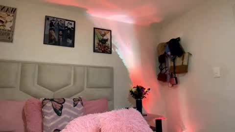 NamiThompson online show from September 2025 11:41:02 PM