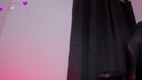 Snapshot of nanaleon chatting on December 2024 08:33:02 AM online show from December 2024 08:33:02 AM