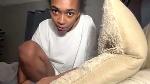 nanaonn online show from October 2025 06:03:02 PM