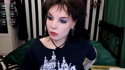 Nancy online show from November 2025 03:38:01 AM