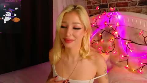 Snapshot of nancybutler chatting on November 2025 05:51:01 AM Sally Blonde Katrinbrown online show from November 2025 05:51:01 AM