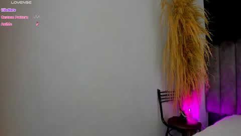 Snapshot of nanda_vixen_ chatting on April 2026 12:54:02 AM Nanda online show from April 2026 12:54:02 AM