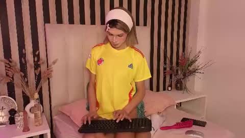 nano_kawaii online show from June 2026 12:29:02 PM