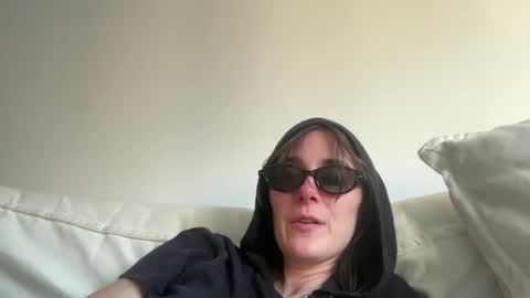 Naomi      online show from June 2026 11:21:01 PM