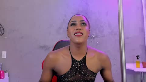 Snapshot of naomi__blair chatting on May 2026 03:34:01 AM Naomi Blair online show from May 2026 03:34:01 AM