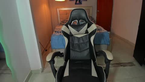 naomi_berckley online show from December 2024 10:50:01 AM