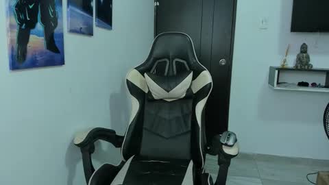 naomi_berckley online show from October 2025 06:55:01 AM