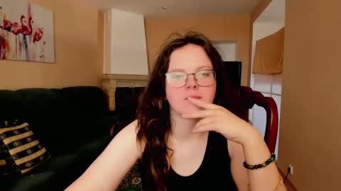 naomi_di online show from June 2026 06:18:02 AM