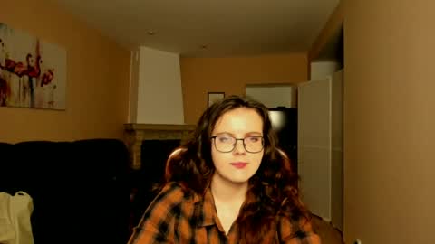 naomi_di online show from June 2026 07:09:01 PM