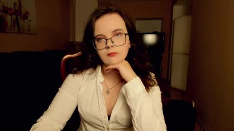 naomi_di online show from July 2026 06:38:02 PM