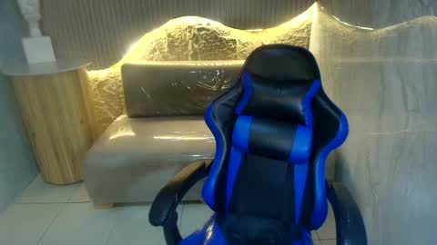 Snapshot of naomi_gold_r chatting on February 2026 12:52:02 PM naomi_gold_r online show from February 2026 12:52:02 PM