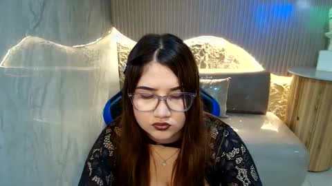 Snapshot of naomi_gold_r chatting on February 2026 01:29:02 PM naomi_gold_r online show from February 2026 01:29:02 PM