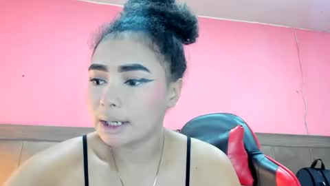Naomi Moon online show from July 2026 07:27:01 PM