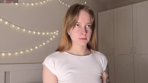 Snapshot of naomi_oops chatting on November 2025 11:03:01 PM Naomi online show from November 2025 11:03:01 PM