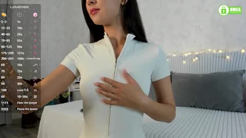 Snapshot of naomi_tara chatting on September 2025 02:40:01 PM Naomi online show from September 2025 02:40:01 PM