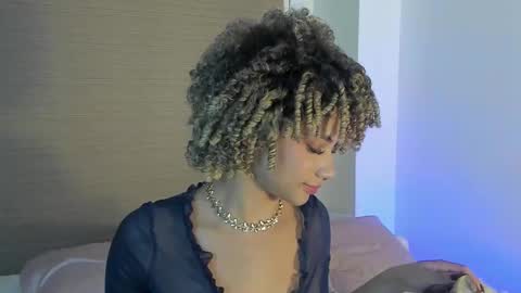 naomidawson online show from March 2026 11:45:02 PM