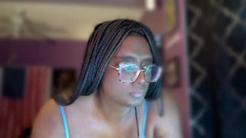 Snapshot of naomifux chatting on December 2024 09:11:01 PM Naomi online show from December 2024 09:11:01 PM