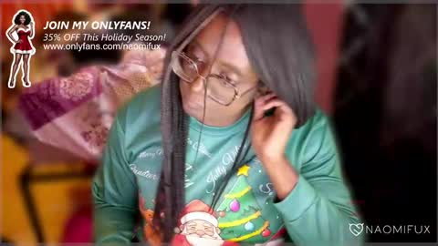 Snapshot of naomifux chatting on December 2024 03:15:02 PM Naomi online show from December 2024 03:15:02 PM