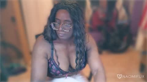 Snapshot of naomifux chatting on January 2025 07:00:01 AM Naomi online show from January 2025 07:00:01 AM