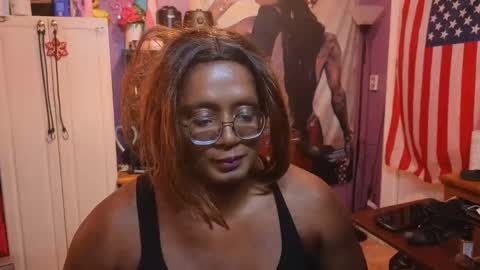 Snapshot of naomifux chatting on October 2025 01:07:01 PM Naomi online show from October 2025 01:07:01 PM