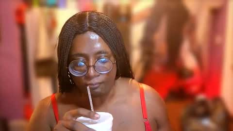 Snapshot of naomifux chatting on October 2025 06:47:01 AM Naomi online show from October 2025 06:47:01 AM