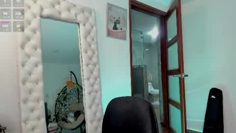 Snapshot of naomigarcia chatting on June 2026 02:18:02 AM Naomi online show from June 2026 02:18:02 AM