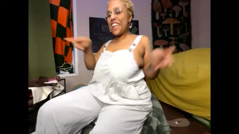 Naomigiirl6 online show from January 2025 06:35:02 PM