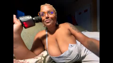 Naomigiirl6 online show from January 2025 12:54:01 PM