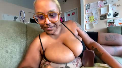 Naomigiirl6 online show from February 2025 06:34:02 PM