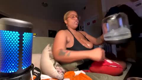 Naomigiirl6 online show from February 2025 09:44:02 AM
