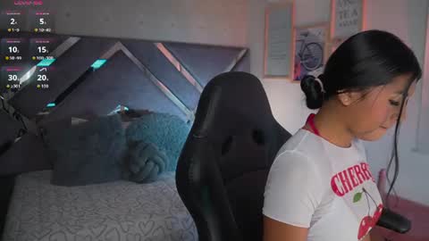 Snapshot of naomigray__ chatting on July 2026 11:04:01 AM Naomi-Gray online show from July 2026 11:04:01 AM
