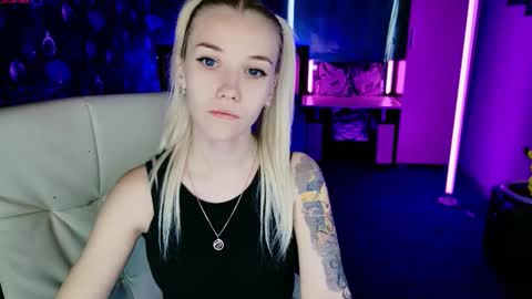 naomihita online show from November 2025 11:10:02 AM