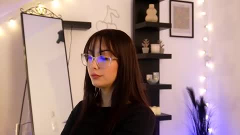 naomii_20 online show from October 2025 01:00:02 PM