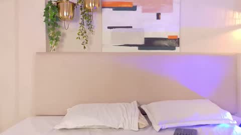 Snapshot of naomiklarc chatting on November 2025 04:24:01 AM Naomi Klarc online show from November 2025 04:24:01 AM