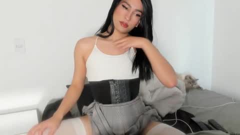 Naomi Moore online show from October 2025 09:15:01 PM