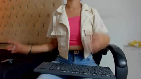 naomis_35 online show from February 2026 07:31:01 PM