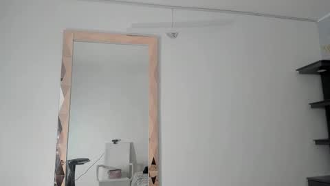 naomisaenz01 online show from April 2026 07:39:02 PM