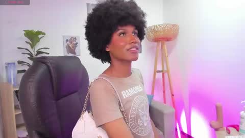 N A O M I  online show from June 2026 09:19:01 PM