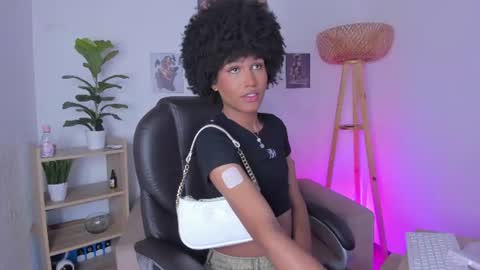 N A O M I  online show from June 2026 09:07:02 AM