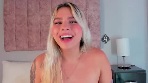 Laura  online show from November 2025 04:40:02 PM