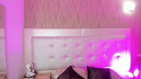 NaomiWhite online show from July 2026 12:09:02 PM