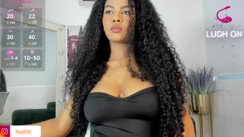 Snapshot of naomixjones1 chatting on December 2024 10:19:01 PM Naomi online show from December 2024 10:19:01 PM