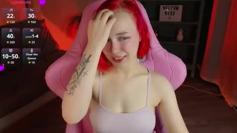 Snapshot of naomiyoru chatting on November 2025 08:31:01 PM Naomi online show from November 2025 08:31:01 PM