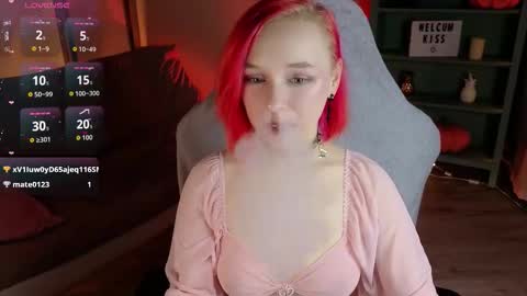 Snapshot of naomiyoru chatting on December 2025 08:47:02 PM Naomi online show from December 2025 08:47:02 PM