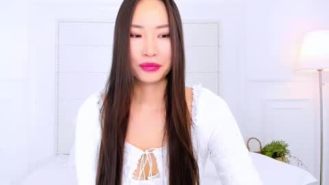 Naomi online show from November 2025 02:54:01 AM