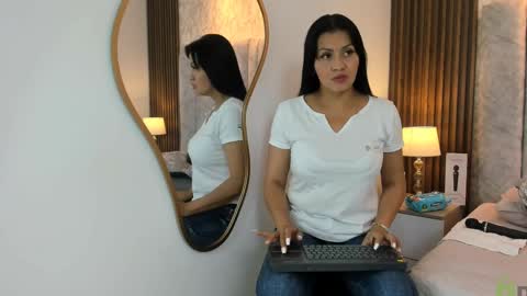 Snapshot of naomy_smithx chatting on March 2025 06:45:02 PM Naomy Smith online show from March 2025 06:45:02 PM