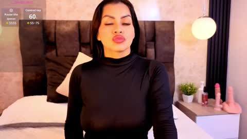 Snapshot of naomy_smithx chatting on January 2026 11:03:02 AM Naomy Smith online show from January 2026 11:03:02 AM