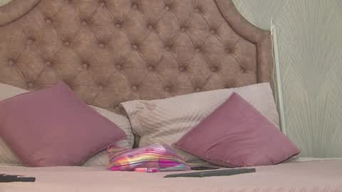 Naomi Brand online show from November 2025 04:31:02 PM